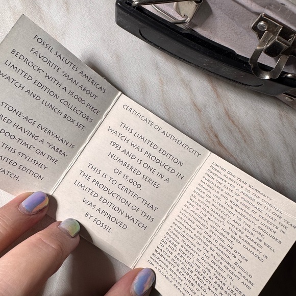 Vintage 1993 Fossil The Flintstones Fred Limited Edition Watch Box Set - Picture 7 of 9